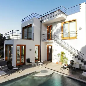 Villa Family With Sea View In Torre Colonna-sperone, Mandra Capreria